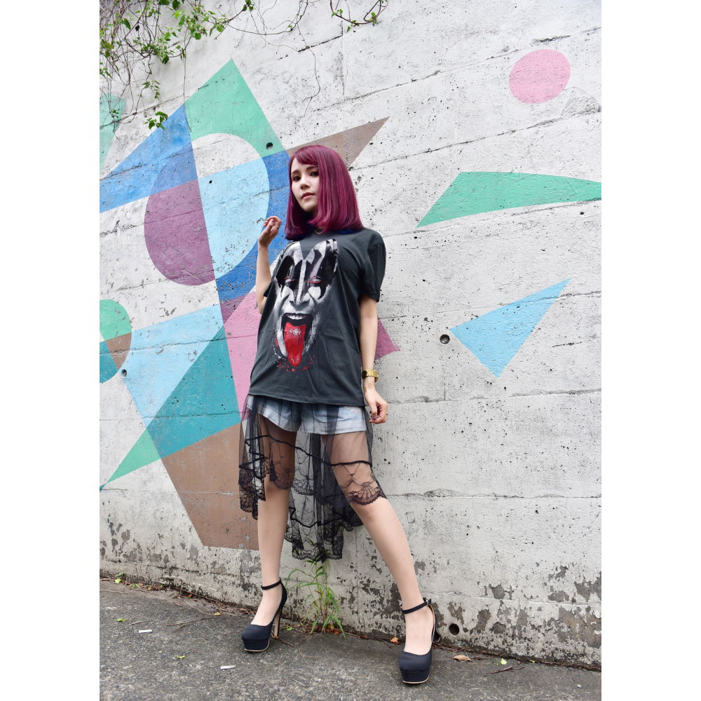 
                  
                    KISS キッス (エース・フレーリー 追悼 ) - 【世界限定500着 Foil Print特別仕様】Gene Simmons / Amplified（ ブランド ） / Tシャツ / メンズ
                  
                