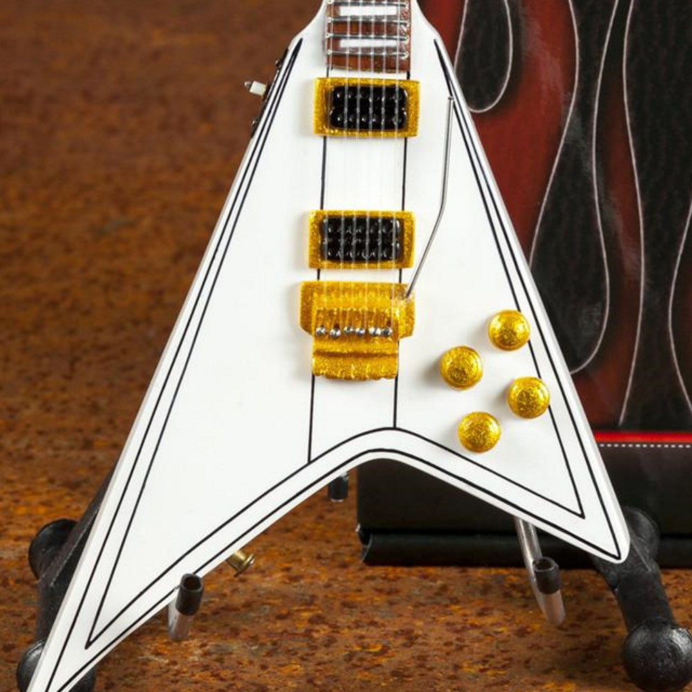 
                  
                    OZZY OSBOURNE オジーオズボーン - Randy's Signature White V Miniature Guitar Replica Collectible / ミニチュア楽器
                  
                