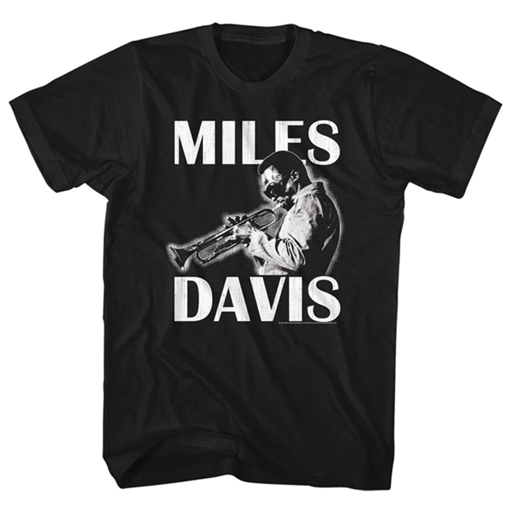 MILES DAVIS - PLAYING THE TRUMPET