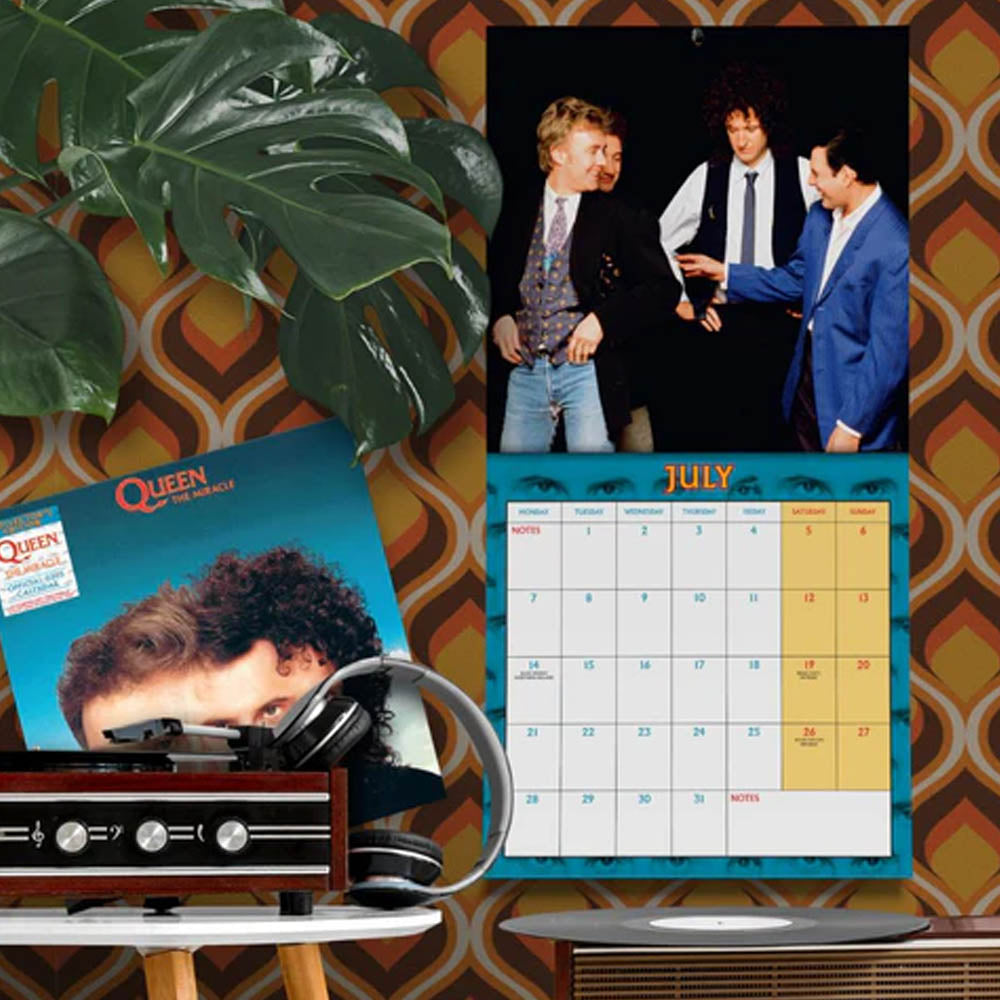 
                  
                    QUEEN クイーン - 2025 COLLECTOR'S EDITION RECORD SLEEVE CALENDAR / カレンダー・ダイアリー
                  
                