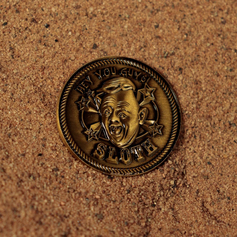 
                  
                    【予約商品】 GOONIES グーニーズ (公開 40周年 ) - Sloth Collectible Coin / 世界限定1,985個 / コイン
                  
                