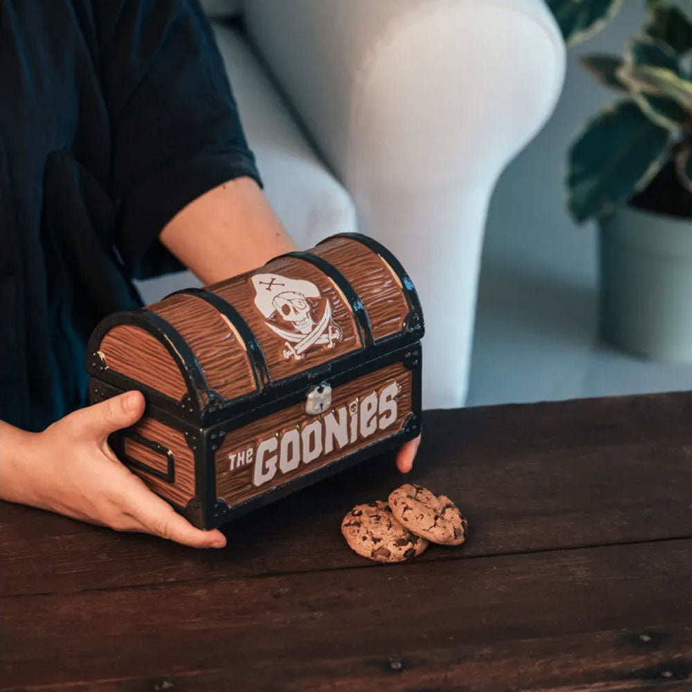 
                  
                    GOONIES グーニーズ (公開 40周年 ) - TREASURE BOX / クッキーボックス / キッチン用品
                  
                