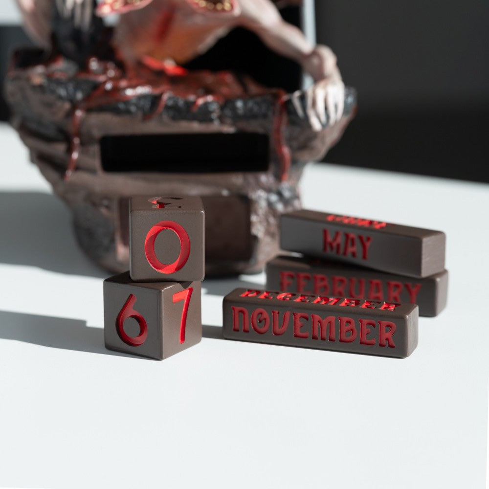 
                  
                    STRANGER THINGS ストレンジャー・シングス (シーズン5 2025年配信決定 ) - STRANGER THINGS / 3Dパーペチュアルカレンダー / 永久カレンダー / カレンダー・ダイアリー
                  
                