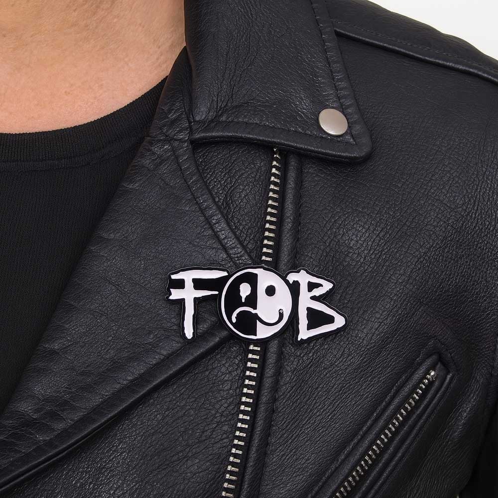 
                  
                    FALL OUT BOY フォールアウトボーイ - Smiley Logo / バッジ
                  
                