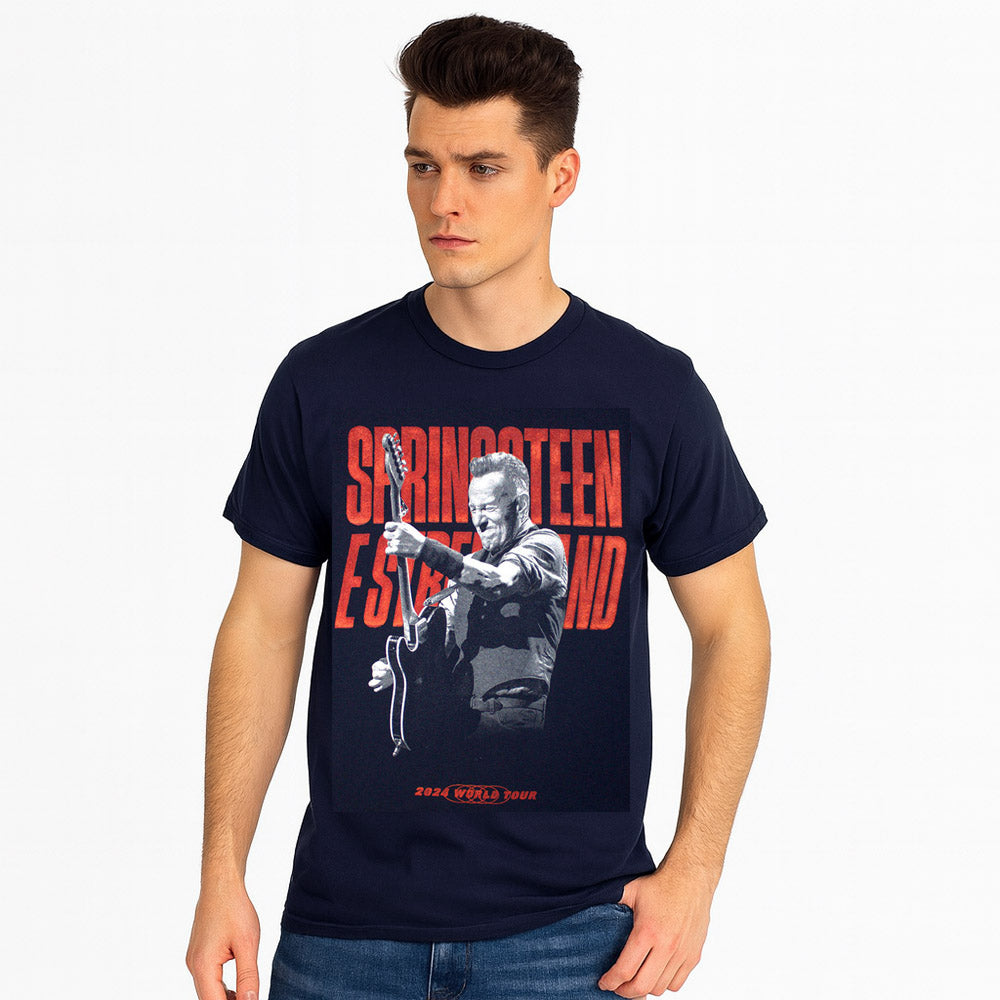 
                  
                    【予約商品】 BRUCE SPRINGSTEEN ブルーススプリングスティーン (11月 映画公開 記念 ) - Tour '24 Guitar Photo / バックプリントあり / 2024年ツアー会場限定販売 / Tシャツ / メンズ
                  
                