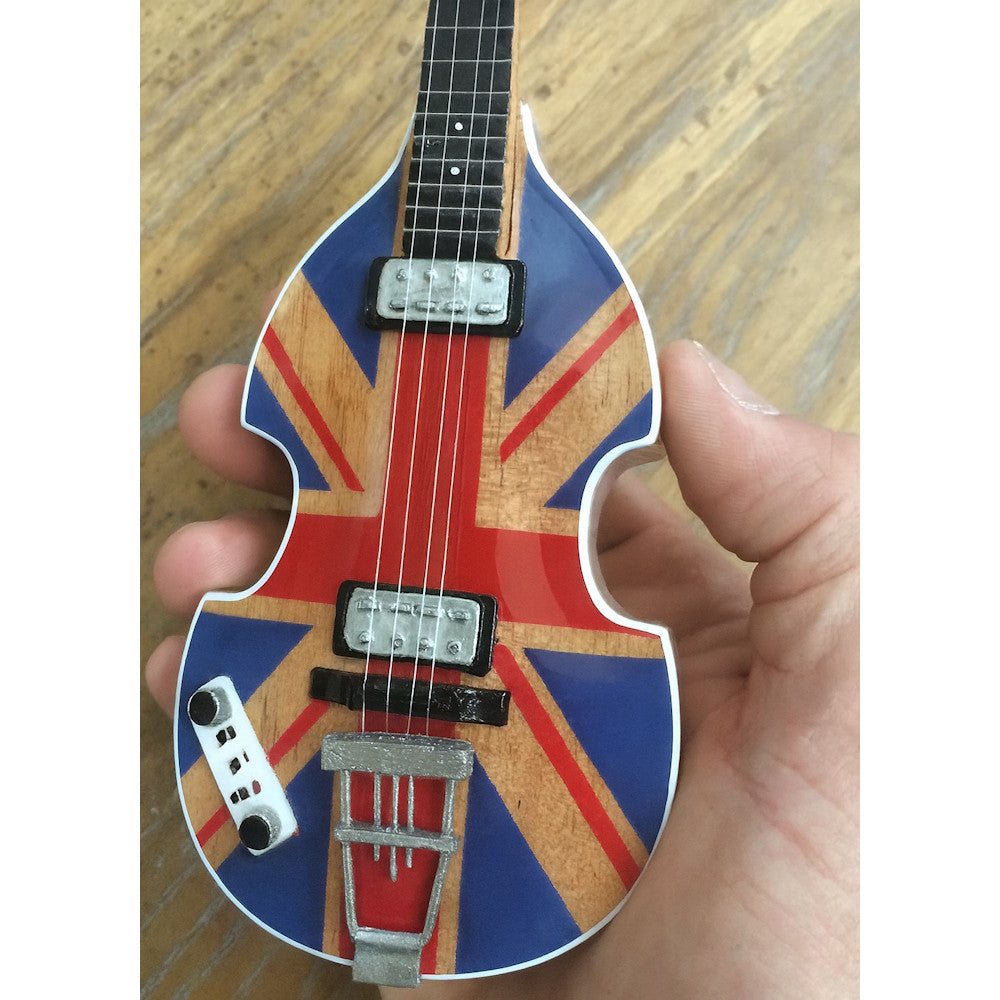 
                  
                    PAUL MCCARTNEY ポールマッカートニー (ソロ 55周年 ) - Paul's Union Jack Violin Bass Miniature Guitar Replica / Fab Four / ミニチュア楽器
                  
                