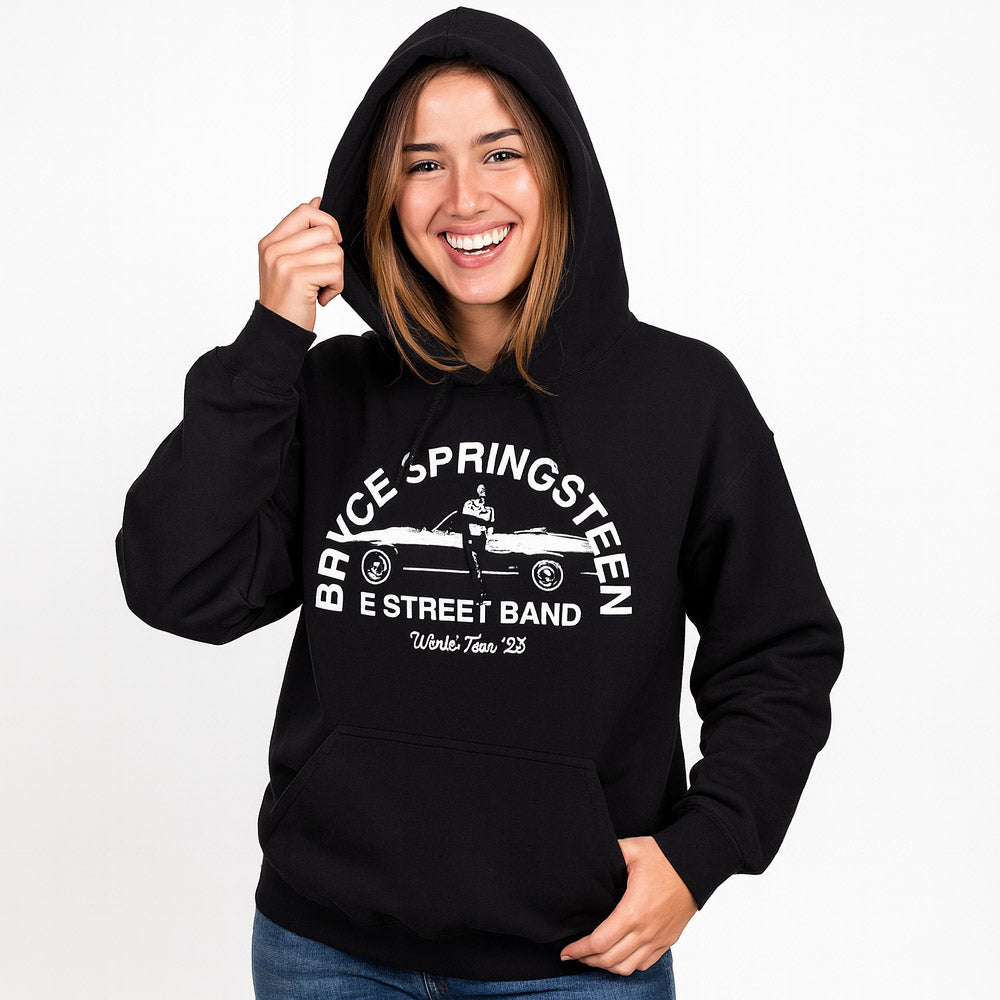 
                  
                    BRUCE SPRINGSTEEN ブルーススプリングスティーン (11月 映画公開 記念 ) - Tour '23 Leaning Car / バックプリントあり / 2023年ツアー会場限定販売 / パーカー・スウェット / メンズ
                  
                