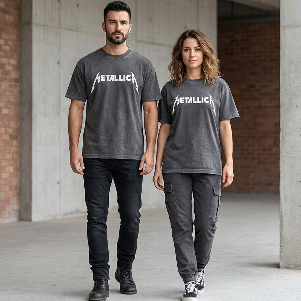 
                  
                    METALLICA メタリカ (結成 45周年 ) - Logo / Stone Wash / Tシャツ / メンズ
                  
                