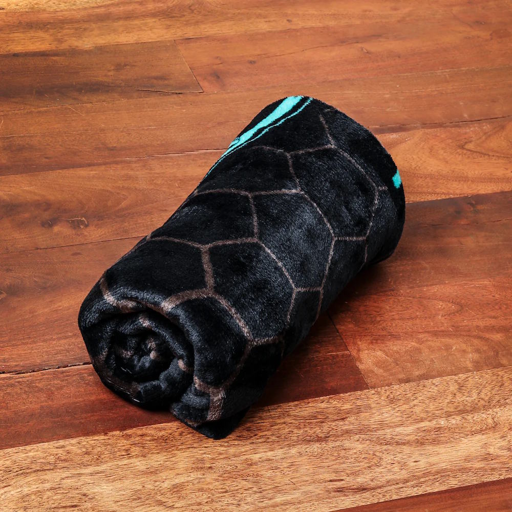 
                  
                    【予約商品】 FORMULA ONE（F1） フォーァミュラワン - Mercedes-AMG Petronas フリースブランケット（ステルスブラック） / 約40×59インチ / 寝具
                  
                