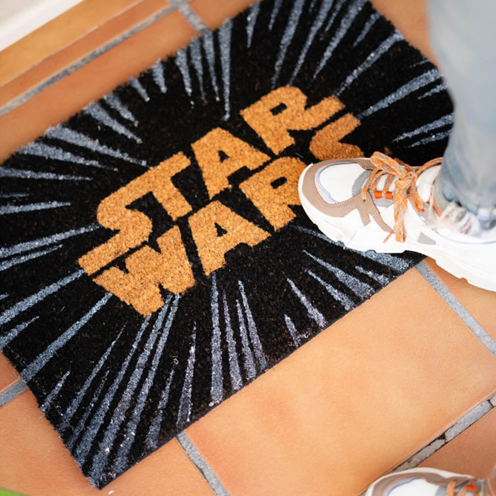 
                  
                    STAR WARS スターウォーズ (マンダロリアン・アンド・グローグー 5月22日 公開 ) - LOGO / ドアマット
                  
                