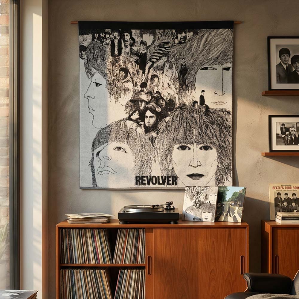 
                  
                    THE BEATLES ビートルズ (来日 60周年 ) - REVOLVER / 限定生産 / シリアルナンバー刺繍入り / タペストリー
                  
                