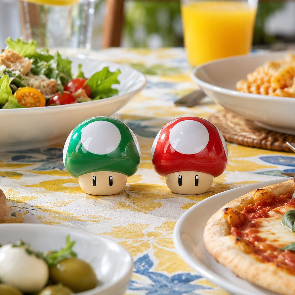 
                  
                    SUPER MARIO スーパーマリオ (4月24日 公開 ) - Super Mushroom Salt & Pepper Shakers / セット / キッチン用品
                  
                