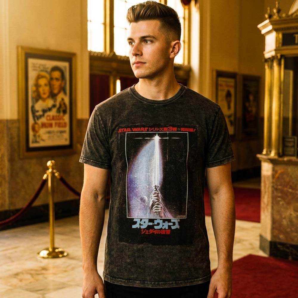 
                  
                    STAR WARS スターウォーズ (マンダロリアン・アンド・グローグー 5月22日 公開 ) - ROTJ Japanese Poster / Stone Wash / Tシャツ / メンズ
                  
                