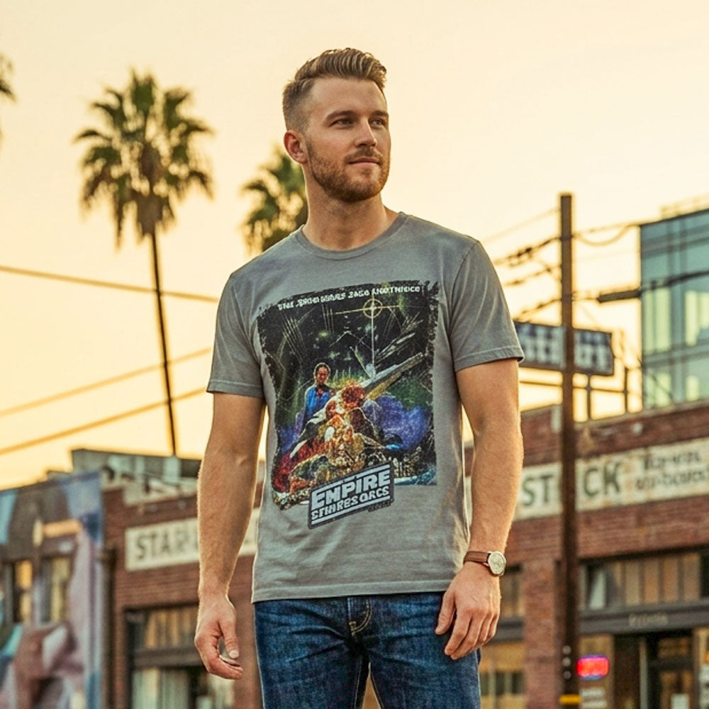 
                  
                    STAR WARS スターウォーズ (マンダロリアン・アンド・グローグー 5月22日 公開 ) - TESB Kiss / Stone Wash / Tシャツ / メンズ
                  
                