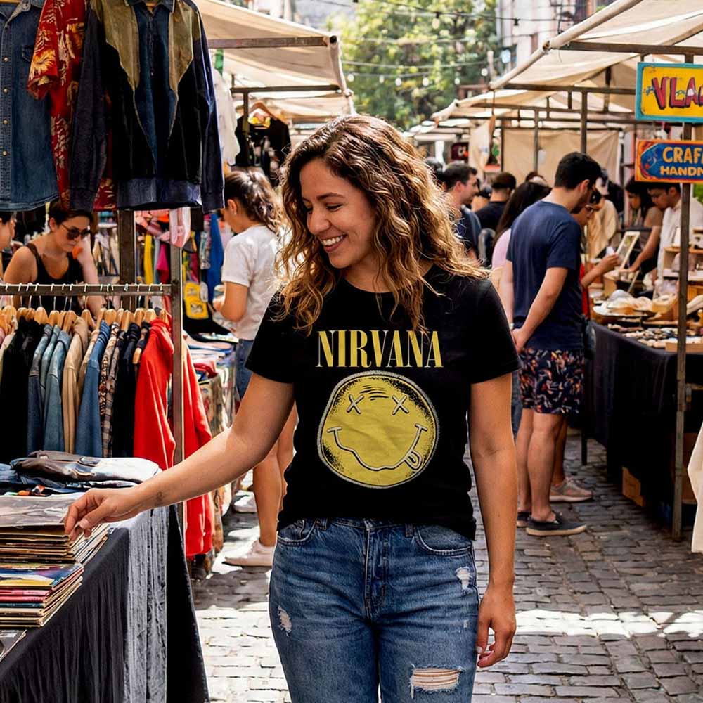 
                  
                    NIRVANA ニルヴァーナ (Nevermind 35周年 ) - Happy Face Infill Distressed / Premium Carbon / Tシャツ / メンズ
                  
                