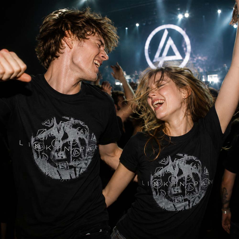 
                  
                    LINKIN PARK リンキンパーク (結成 30周年 ) - Logo Blur / カーボンソフト加工 / Tシャツ / メンズ
                  
                