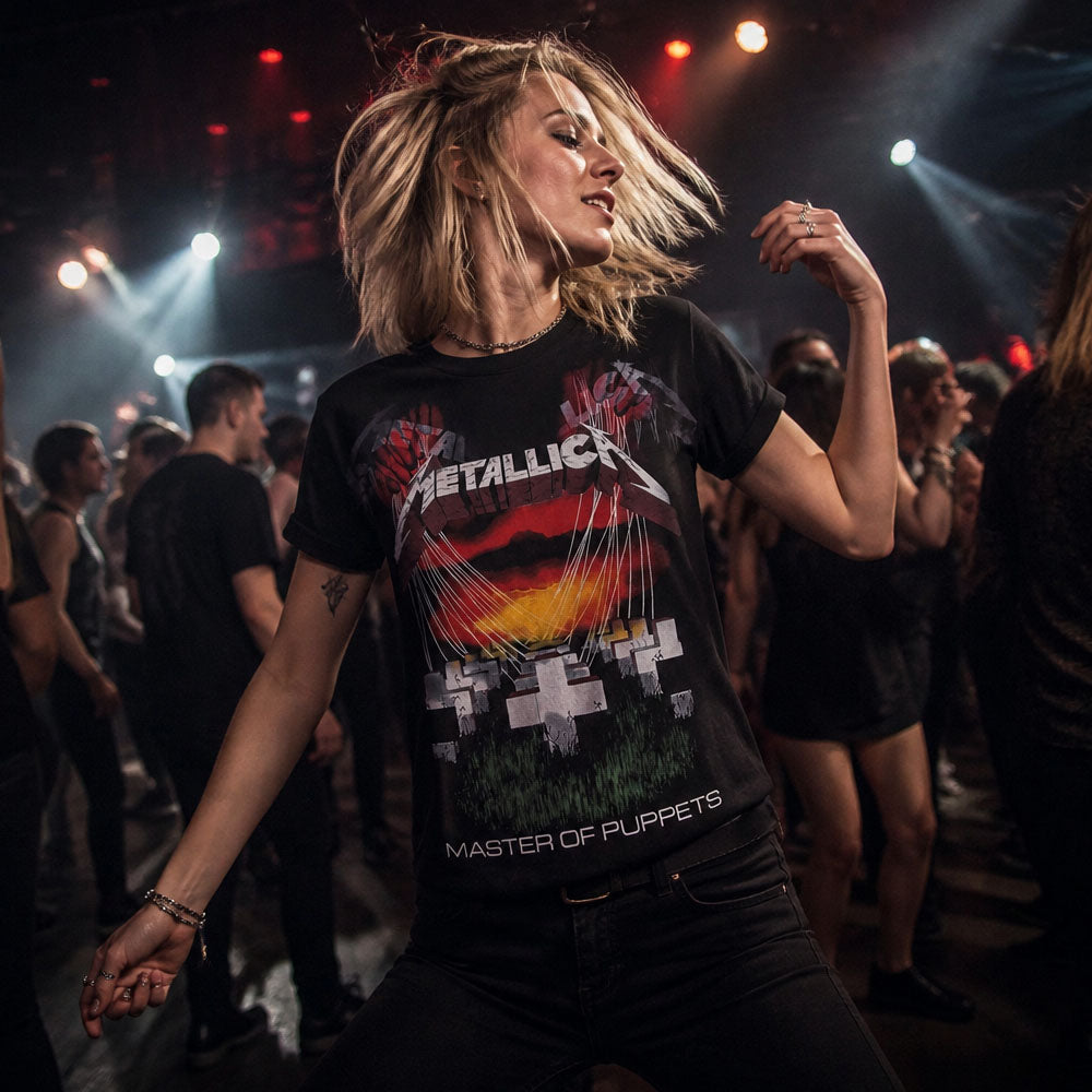 
                  
                    METALLICA メタリカ (結成 45周年 ) - Master Of Puppets Jumbo / バックプリントあり / Tシャツ / メンズ
                  
                